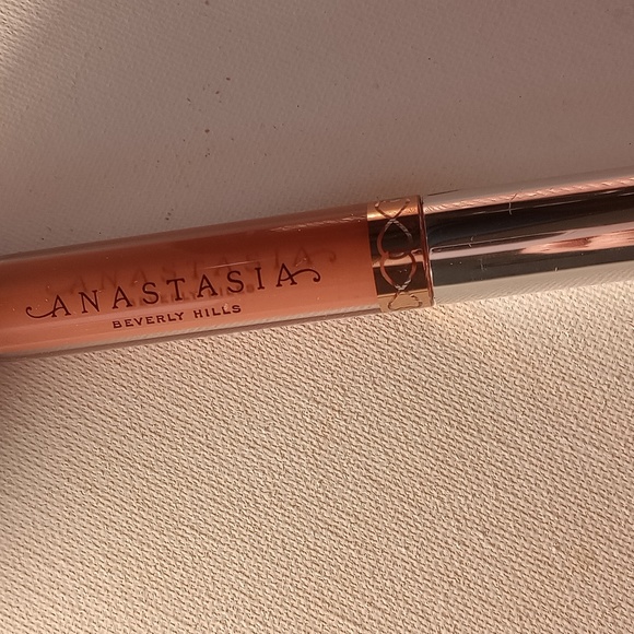 Lipstick - Picture 2 of 3